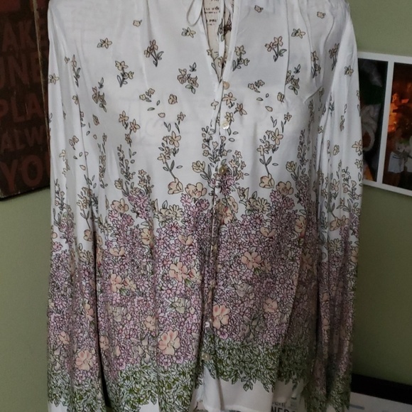 Love Riche Tops - Button down floral shirt